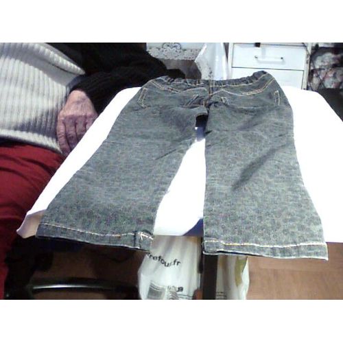 Vêtement Enfant Pantalon Jean 6 Ans Au Prix De 10 Euros