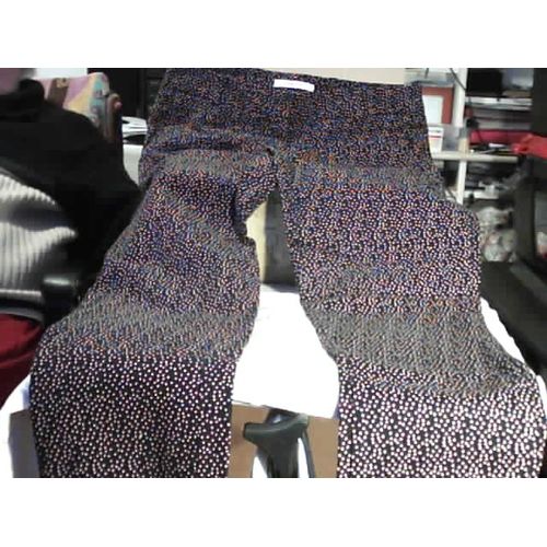 Vêtement Enfant Pantalon Camaïeu Taille 42 Au Prix De 15 Euros