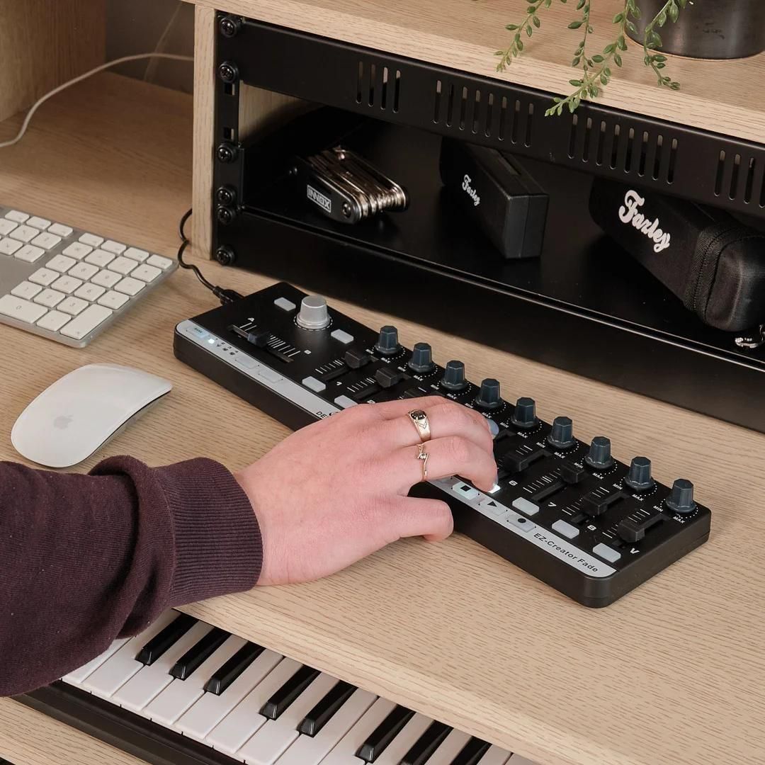 Devine EZ-Creator Fade contr�leur USB/MIDI - 2