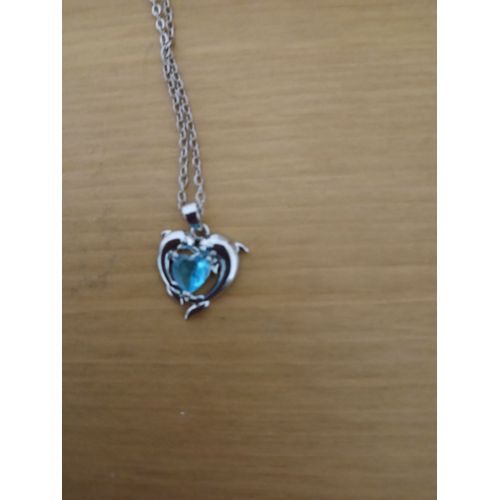 Collier Avec Dauphins En C?ur