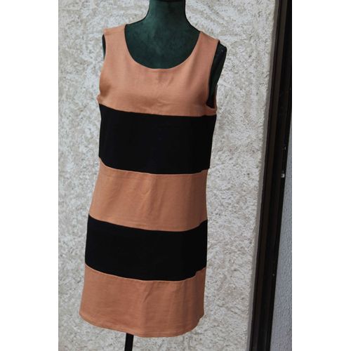 Robe Zara À Rayures Camel /Noires..Taille Étiquetèe:M.