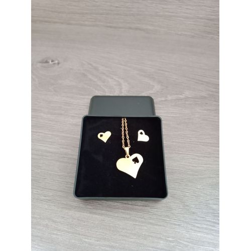 Coffret Femme : Ensemble Collier & Boucles D'oreilles Coeur Avec Pique En Acier 316