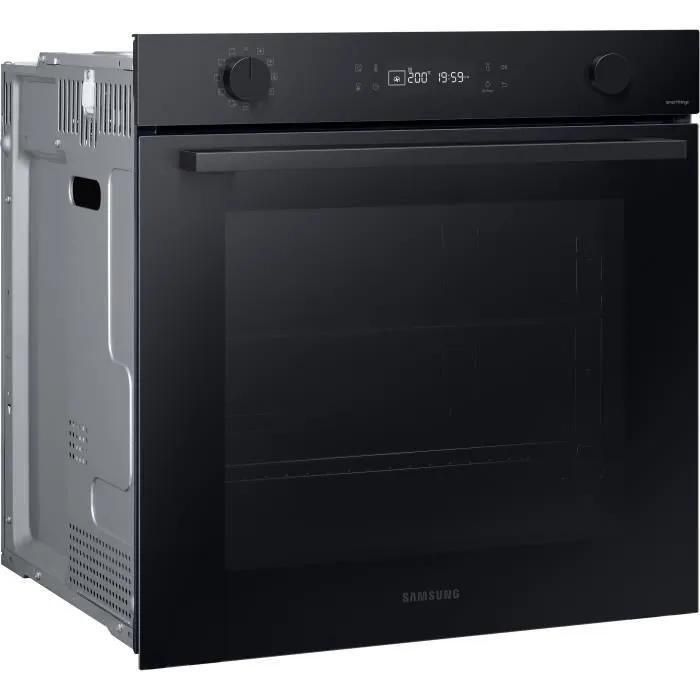 Samsung Series 4 NV7B41307AK Four Noir propre - 3