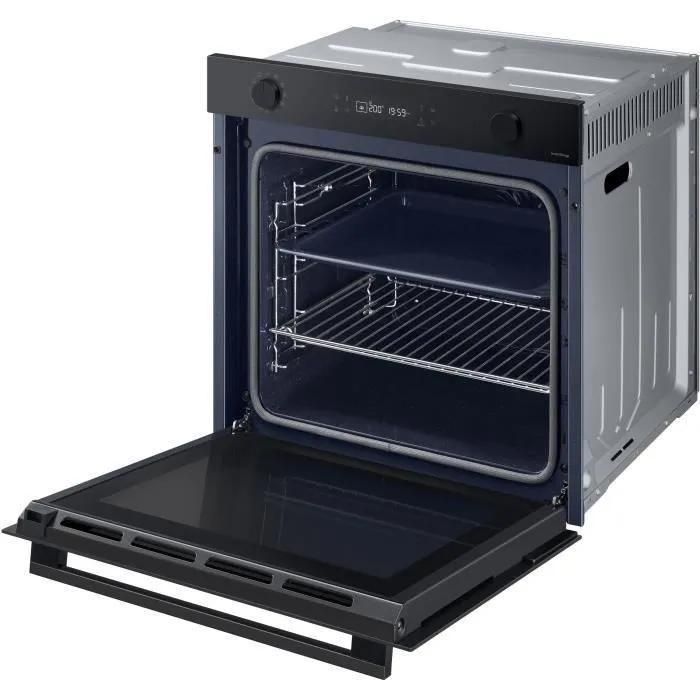 Samsung Series 4 NV7B41307AK Four Noir propre - 5