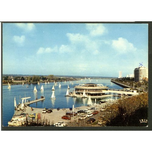 Carte Postale N°03.310.542., Vichy, Allier, Santé, Plaisirs, Vacances, Régates Sur Le Lac D'allier, Au Premier Plan, La Rotonde Du Lac, Architecte L. Marol