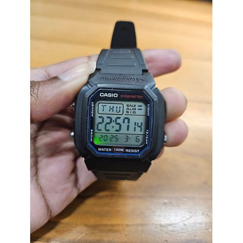 Montre Casio Avec Heure, Jour Et Date Affichés Sur L'écran, Réajustable, Résistante À L'eau, Lumineuse Avec 10 Années De Batterie