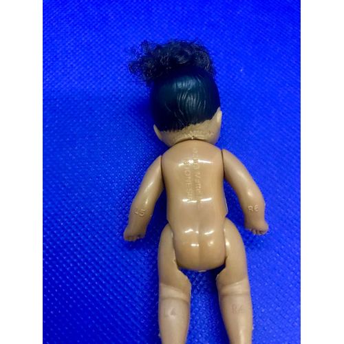 2003 Petite Poupée Poupon Métis Articulé Barbie Happy Family Neighborhood Nikki Friend Boy Mattel