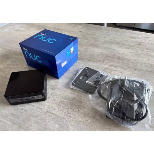 INTEL NUC RNUC11PAHI50Z00 Intel Core i5-1135G7 - Ram 8 Go - SSD 256 Go