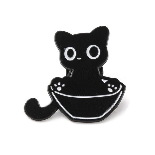 Pin's Chat Dans Un Saladier