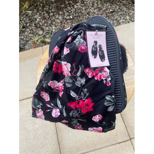 Pantoufle Victoria's Secret Noire Avec Fleurs.