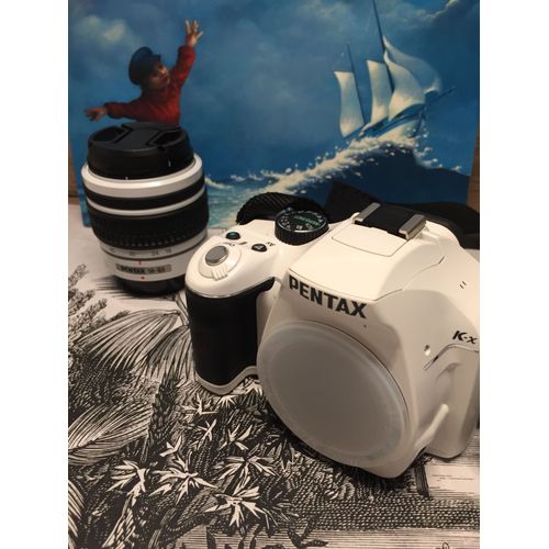 PENTAX K-X 12.2 mpix Blanc cristal + Objectif