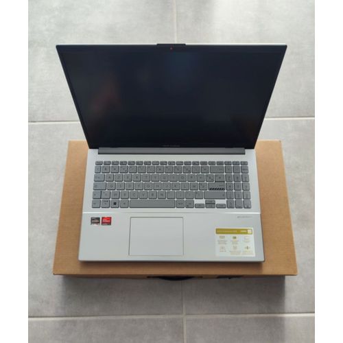ASUS R1500QA-EJ178W - 15.6" AMD Ryzen 5 - Ram 16 Go - DD 512 Go
