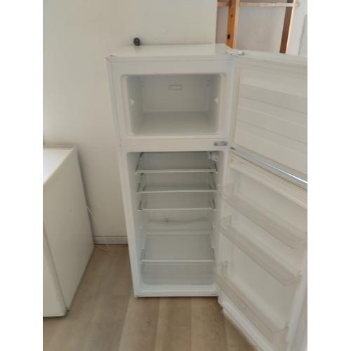 Vend réfrigérateur
