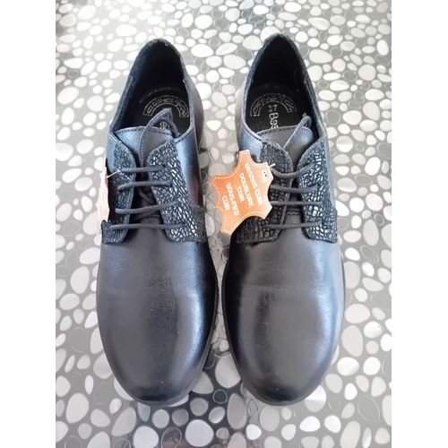 Chaussures Plates À Lacets Noires En 37