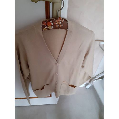 Gilet Beige Pour Femme.