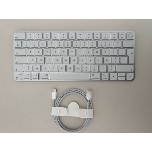 Magic Keyboard avec Touch ID pour Mac avec puce Apple - Français