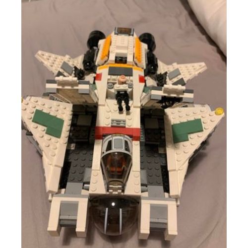 The Ghost Star Wars Lego Set 75053 En Très Bon État, Sans La Boîte Mais Avec Les 2 Notices Et Les Personnages Associés. Jamais Exposé Au Soleil Et Non-Fumeur.