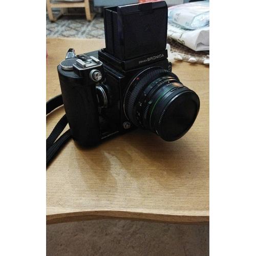 Appareil photo argentique Zenza Bronica ETR + objectif 75 mm