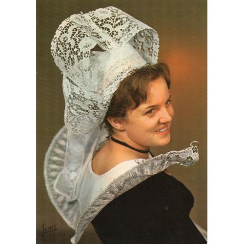Carte Postale Xx Ème Siècle - La Bretagne - Théme Folklore - Traditions Régionales - Coiffes Et Costumes De Quimperle -Guiscriff - Scaer Et Les Envirobs