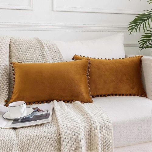 Housses D¿Oreiller Décoratives Lombaires Pompons, Paquet De 2 Housse De Coussin En Velours Doux Pour Canapé Canapé Chambre, 12x20 Pouces, Jaune Moutarde