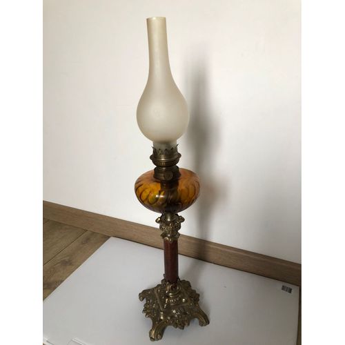 Lampe à pétrole ancienne 