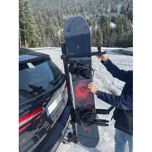 porte snowboard sur attelage