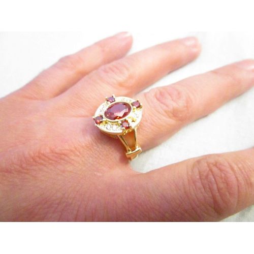 Bague Dorée En Plaqué Or Avec Poinçon Et Pierre Rouge Feu, T. 59 (1,90 Cm)