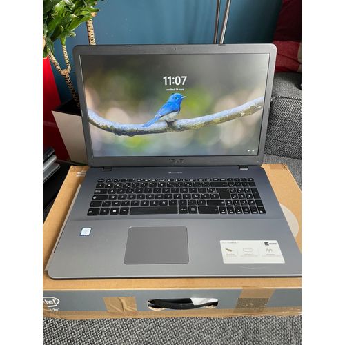 Asus Vivobook R702UA-BX308T - 17.3" Intel Core i3-6006U - 2 Ghz - Ram 8 Go - SSD 1 To