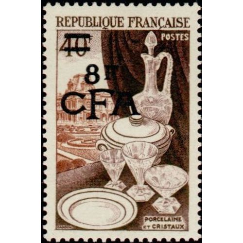 France, Ile De La Réunion, Département Français 1953 / 54, Très Beau Timbre Neuf** Luxe Yvert 315, Timbre 972 De Métropole - Porcelaine Et Cristaux, Surchargé "8f Cfa", Cote 10,75 Euros.