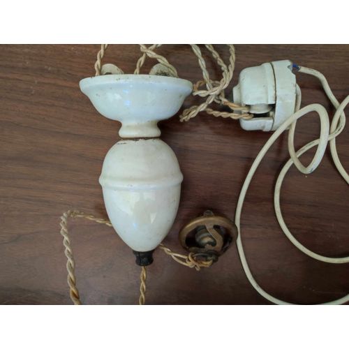 Ancienne Suspension Monte Et Baisse Complète Pour Plafonnier En Porcelaine Blanche