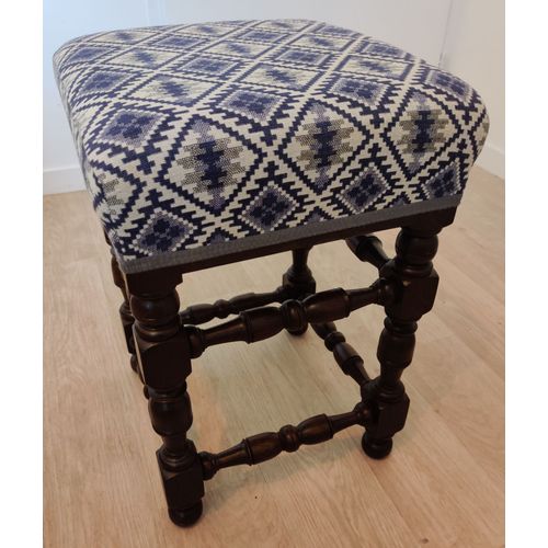 Petit Tabouret En Bois Massif