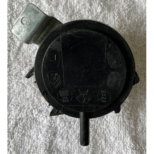 Pressostat - 0346 / 06 / 91201369 pour Lave-Linge CANDY - CWD146 mais adaptable sur d'autres modèles ou marques...
