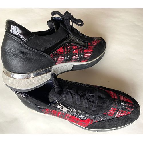 Chaussures Femme Fluchos , Look Sneakers - Basket À Motifs Écossais Rouge - Taille 37 - Dorking By Fluchos - Fabriqué En Espagne