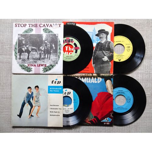Lot De 4 Disques (45 Tours) De Variétés: *Jona Lewie (Stop The Cavalry) *Yann Brieux (Théodore Botrel N°1) *The Tonics (Just Because...) *Romuald (Cow-Boy...)