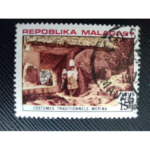 Timbre Madagascar Yt 514 Costume De Merina. 1972 (030309 )