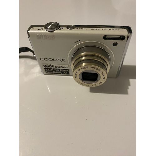 Nikon Coolpix S640 12.2 Mpix Compact Beige