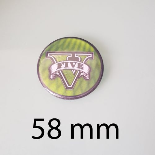 Le Logo Emblématique De Grand Theft Auto V Sur Ce Badge Collector - Badge 58 Mm