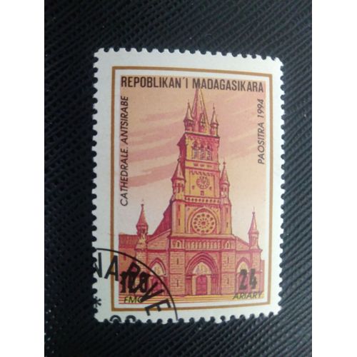 Timbre Madagascar Yt 1347 Églises D'antsirabe 1994 (030309 )