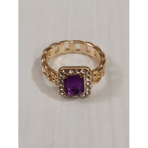 Bague Métal Doré,Strass Blanc Et Violet ,Taille 18.15 Mm