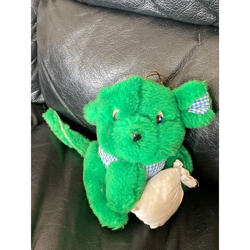Peluche Doudou Souris Verte Sac Blanc Rayé Bleu Et Blanc 13cm Eluz