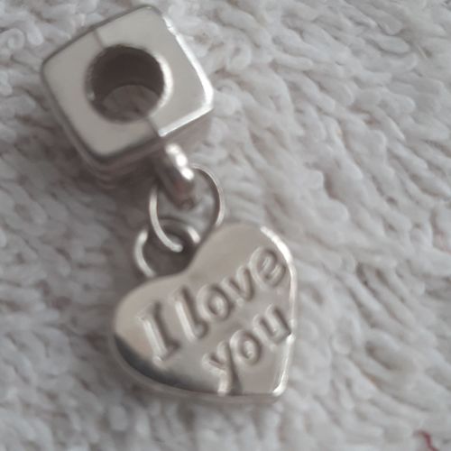 Pendentif Métallique En Forme De Coeur : I Love You