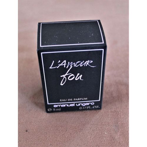 Neuve Et Fermèe Dans Sa Boîte D'origine,Miniature Emmanuel Ungaro ,L'amour Fou .Eau De Parfum.