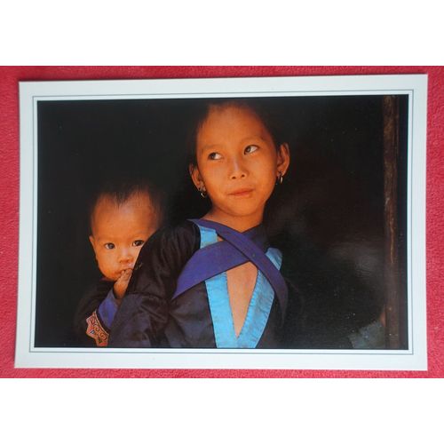 Carte Postale Enfants Dont Un Bébé, Thailande. Asie. Couleur. Bangkok 1996.