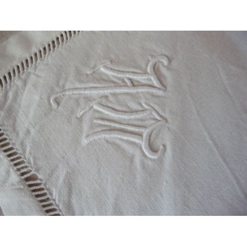 Monogramme Ancien Brodé Main Sur Serviette 62 Cm X 67 Cm -