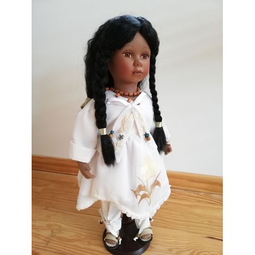 Trés Belle Poupée Doll De Collection Porcelaine, Ancienne, Comme Neuve