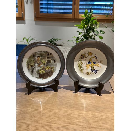Deux. Assiettes En Éteins 