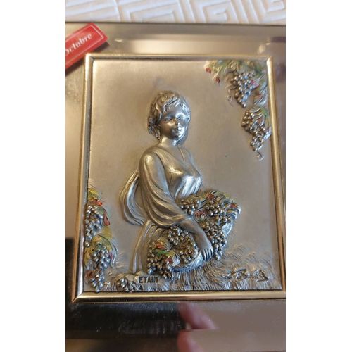 Les étains du prince cadre etains sur miroir nom octobre