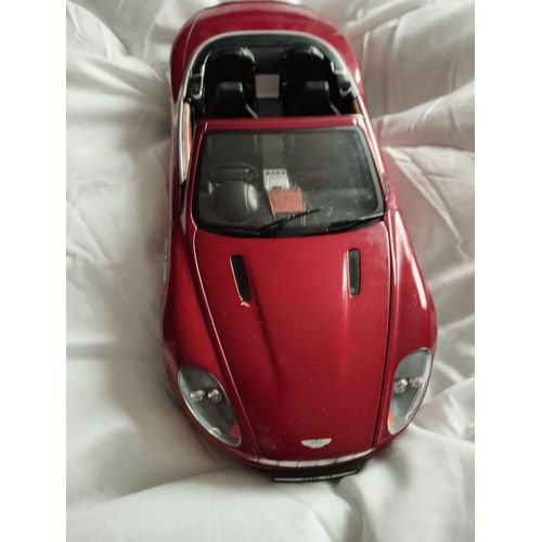 Aston Martin Au 1/18