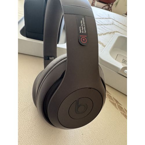 Casque sans fil Bluetooth Beats Studio Pro avec réduction de bruit active marron