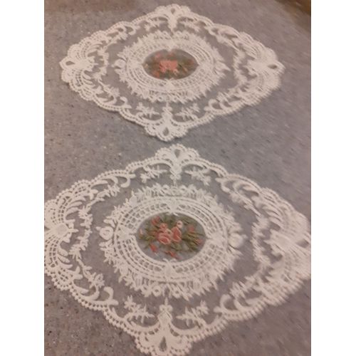 Lot De 2 Napperons Ovale Dentelle Brodé Blanc Multicolore